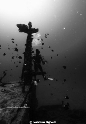 Azuma Maru shipwreck Black and white Photography ,mast of... by Jean-Yves Bignoux 
